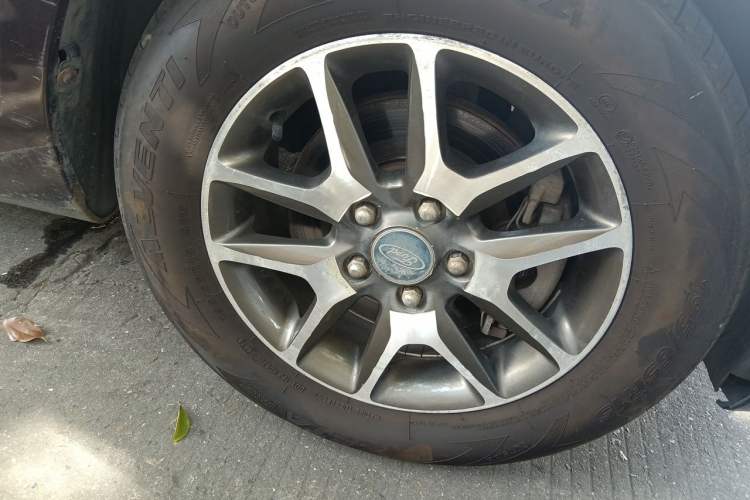 Used Ford Focus 2012 Sedan Classic 1.8L Automatic Base Model Right Front Wheel Hub