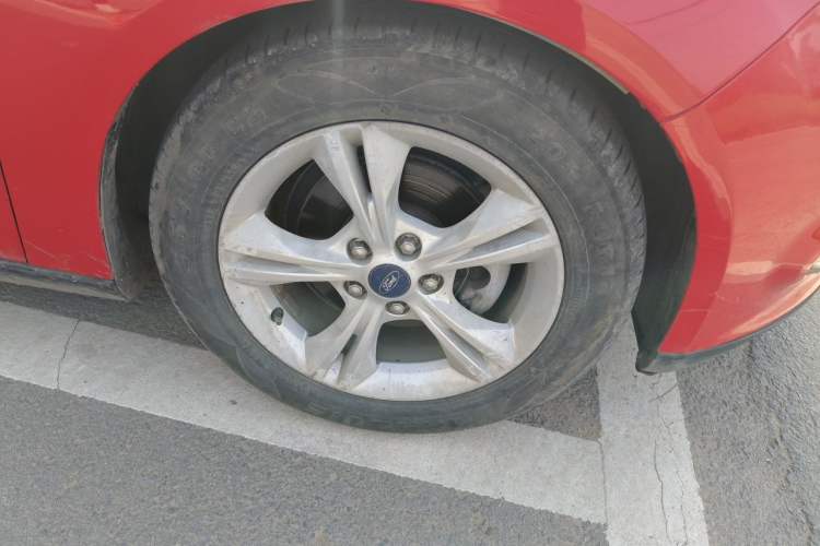Used Ford Focus 2012 Hatchback 1.6L Automatic Fashion Edition Right Front Wheel Hub