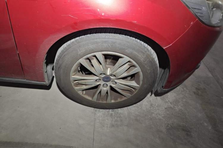 Used Ford Focus 2012 Hatchback 1.6L Automatic Comfort Model Right Front Wheel Hub