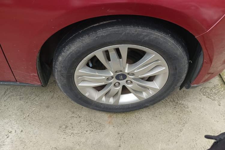 Used Ford Focus 2012 Hatchback 1.6L Automatic Comfort Model Right Front Wheel Hub