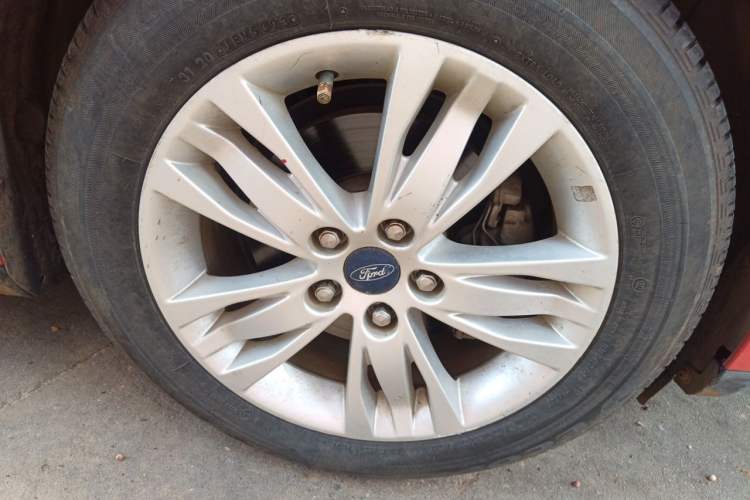 Used Ford Focus 2012 Hatchback 1.6L Automatic Comfort Model Right Front Wheel Hub