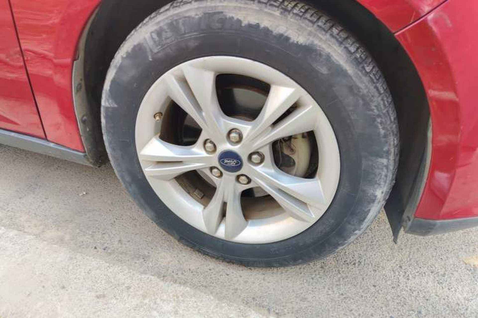 Used Ford Focus 2012 Sedan 1.6L Automatic Fashion Edition Right Front Wheel Hub