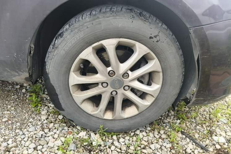 Used Ford Focus 2012 Sedan Classic 1.8L Manual Base Model Right Front Wheel Hub