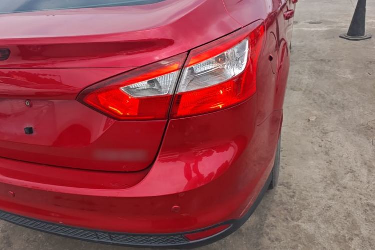 Used Ford Focus 2012 Sedan 1.6L Automatic Comfort Model Right Rear Taillight