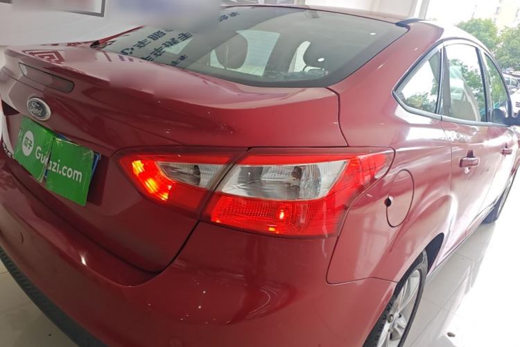 Used Ford Focus 2012 Sedan 1.6L Automatic Fashion Edition Right Rear Taillight