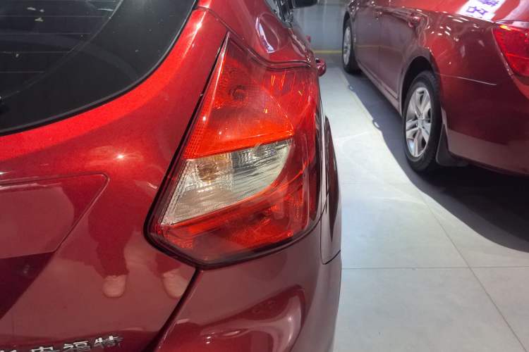 Used Ford Focus 2012 Hatchback 1.6L Automatic Fashion Edition Right Rear Taillight