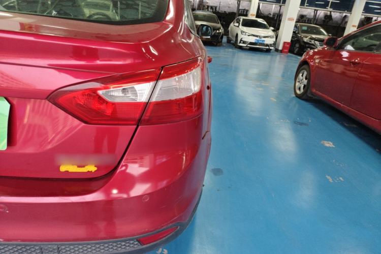 Used Ford Focus 2012 Sedan 1.6L Automatic Comfort Model Right Rear Taillight