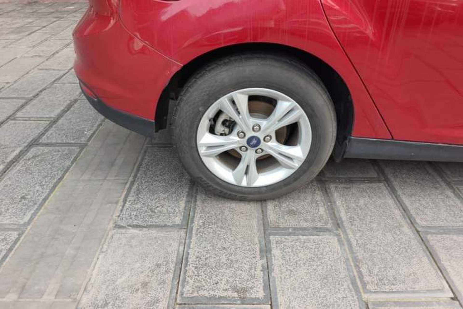 Used Ford Focus 2012 Hatchback 1.6L Automatic Fashion Edition Right Rear Wheel Hub