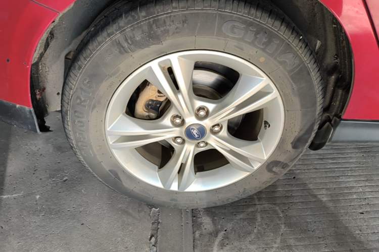Used Ford Focus 2012 Hatchback 1.6L Automatic Fashion Edition Right Rear Wheel Hub