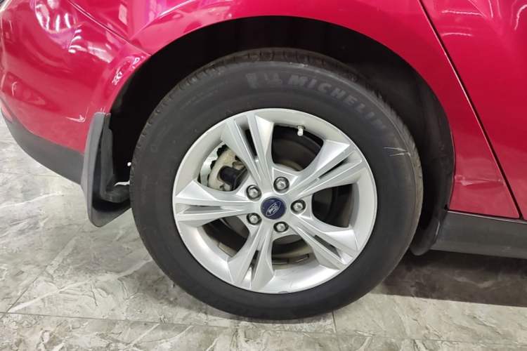 Used Ford Focus 2012 Hatchback 1.6L Automatic Fashion Edition Right Rear Wheel Hub