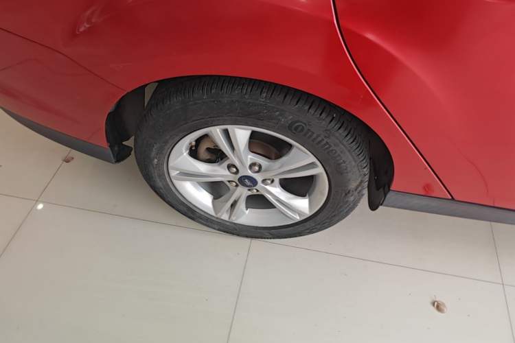 Used Ford Focus 2012 Sedan 1.6L Automatic Fashion Edition Right Rear Wheel Hub