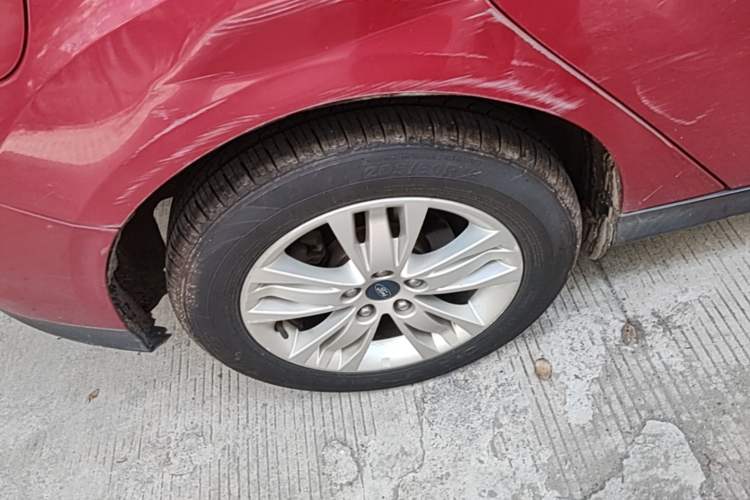 Used Ford Focus 2012 Hatchback 1.6L Automatic Comfort Model Right Rear Wheel Hub