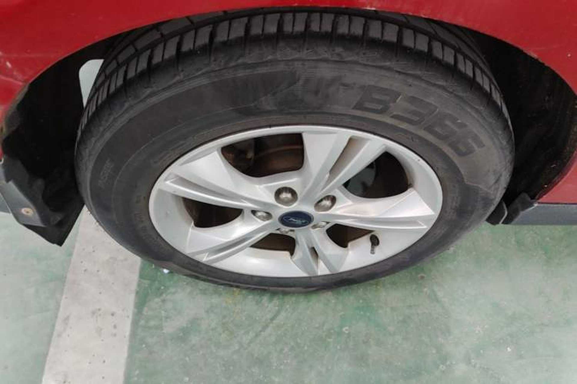 Used Ford Focus 2012 Sedan 1.6L Manual Fashion Edition Right Rear Wheel Hub