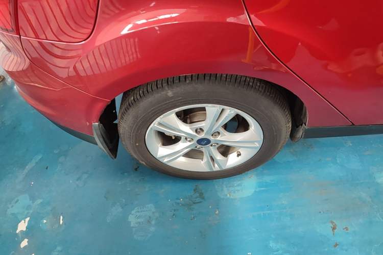 Used Ford Focus 2012 Hatchback 1.6L Automatic Fashion Edition Right Rear Wheel Hub