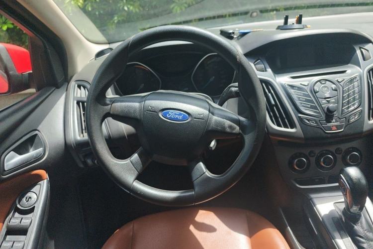 Used Ford Focus 2012 Hatchback 1.6L Automatic Comfort Model Steering Wheel