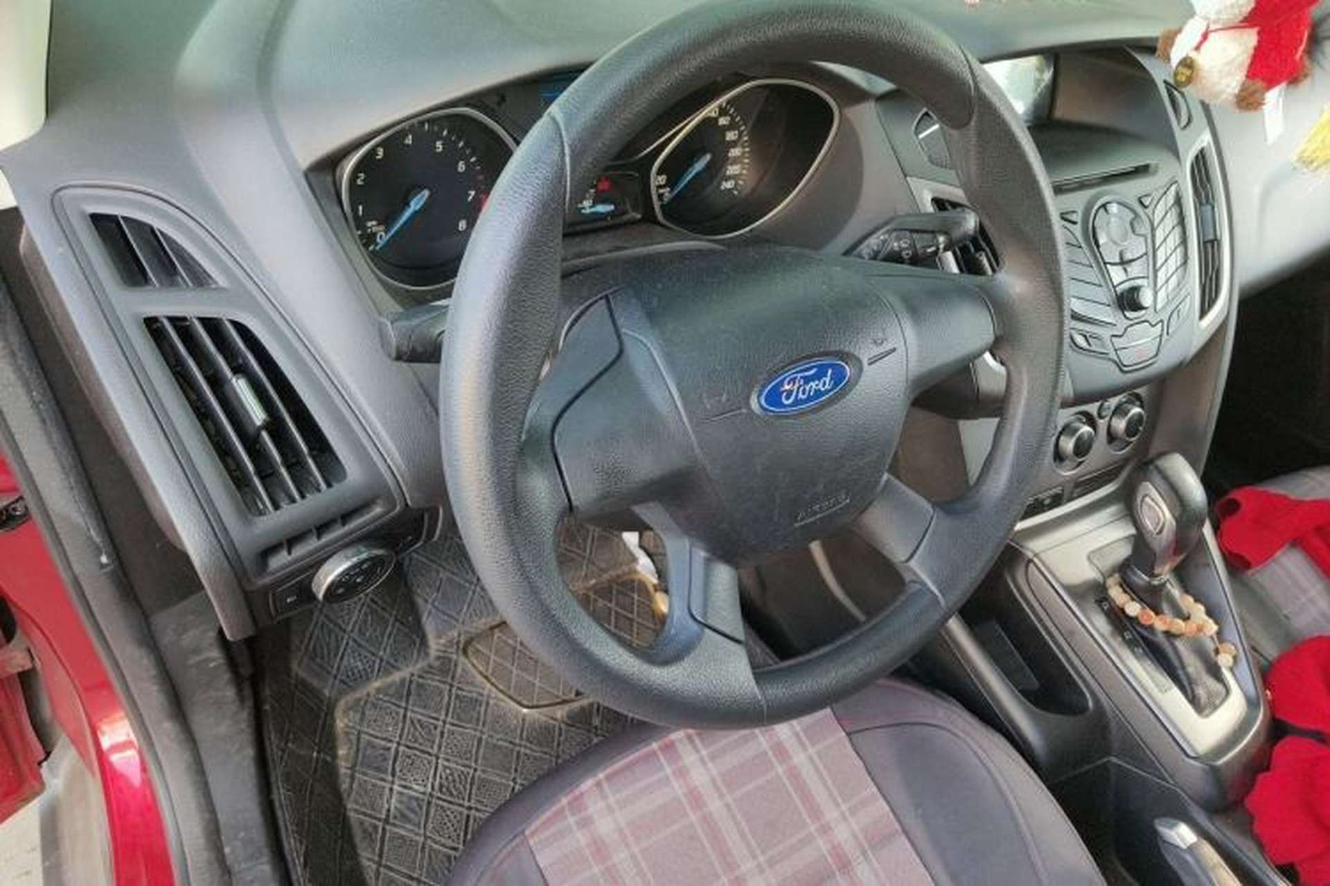Used Ford Focus 2012 Hatchback 1.6L Automatic Comfort Model Steering Wheel