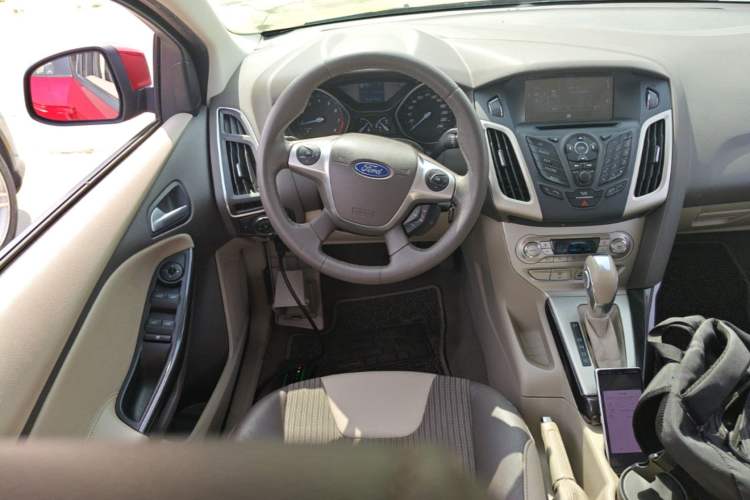 Used Ford Focus 2012 Hatchback 1.6L Automatic Fashion Edition Steering Wheel