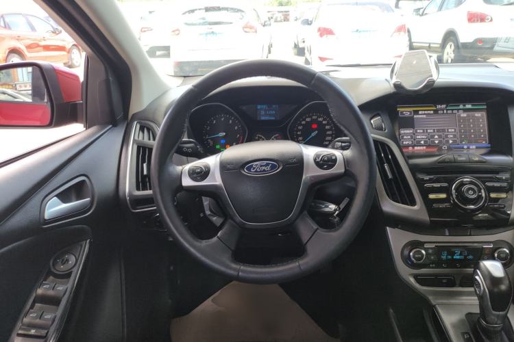 Used Ford Focus 2012 Sedan 1.6L Automatic Fashion Edition Steering Wheel