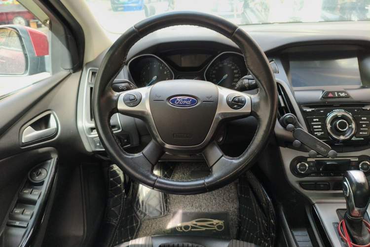Used Ford Focus 2012 Hatchback 1.6L Automatic Fashion Edition Steering Wheel