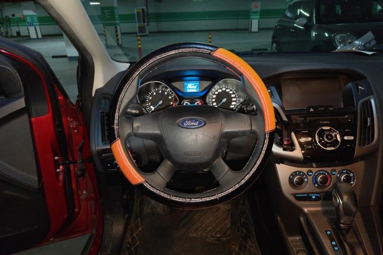 Used Ford Focus 2012 Hatchback 1.6L Automatic Comfort Model Steering Wheel