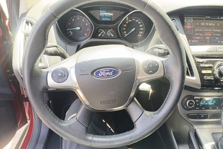 Used Ford Focus 2012 Sedan 1.6L Automatic Fashion Edition Steering Wheel