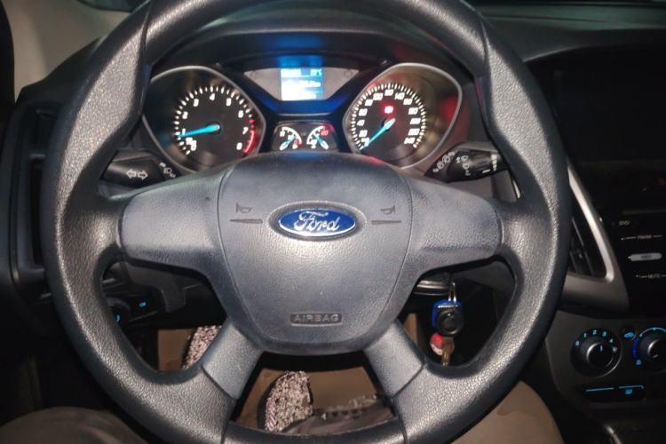 Used Ford Focus 2012 Hatchback 1.6L Automatic Comfort Model Steering Wheel