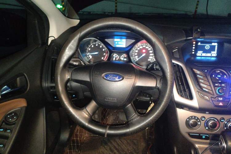 Used Ford Focus 2012 Hatchback 1.6L Automatic Comfort Model Steering Wheel