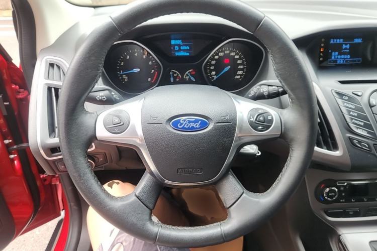 Used Ford Focus 2012 Hatchback 1.6L Automatic Fashion Edition Steering Wheel
