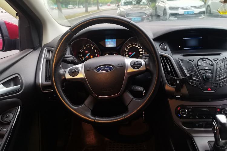 Used Ford Focus 2012 Sedan 1.6L Automatic Fashion Edition Steering Wheel