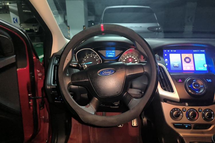 Used Ford Focus 2012 Sedan 1.6L Manual Comfort Model Steering Wheel