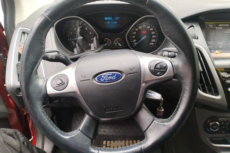 Used Ford Focus 2012 Hatchback 1.6L Automatic Fashion Edition Steering Wheel