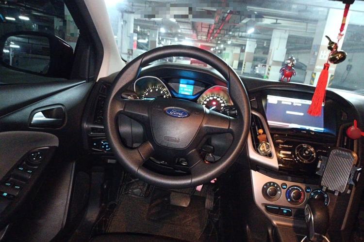 Used Ford Focus 2012 Hatchback 1.6L Automatic Comfort Model Steering Wheel