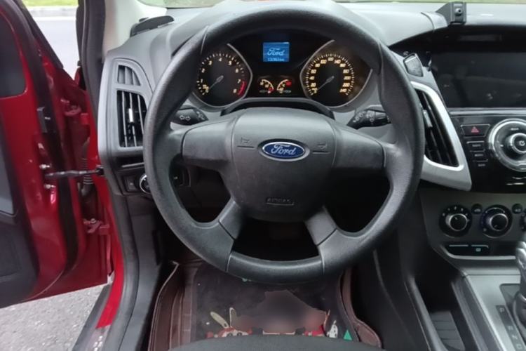 Used Ford Focus 2012 Hatchback 1.6L Automatic Comfort Model Steering Wheel