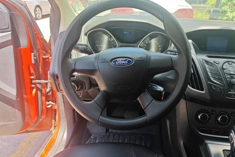 Used Ford Focus 2012 Hatchback 1.6L Automatic Comfort Model Steering Wheel