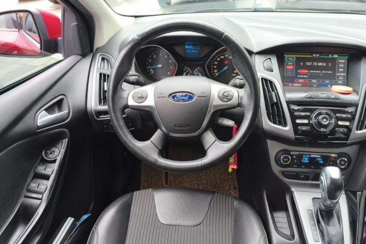 Used Ford Focus 2012 Hatchback 1.6L Automatic Fashion Edition Steering Wheel