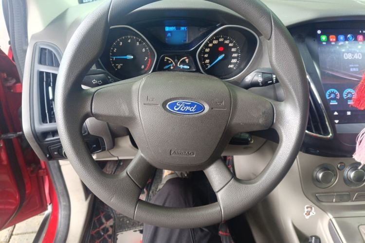 Used Ford Focus 2012 Sedan 1.6L Automatic Comfort Model Steering Wheel