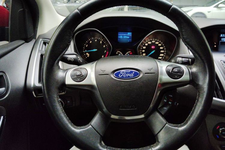 Used Ford Focus 2012 Sedan 1.6L Manual Fashion Edition Steering Wheel