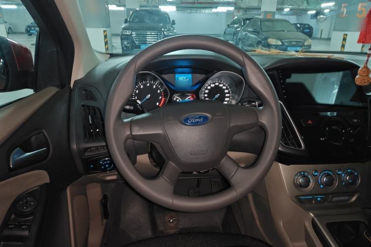 Used Ford Focus 2012 Sedan 1.6L Manual Comfort Model Steering Wheel