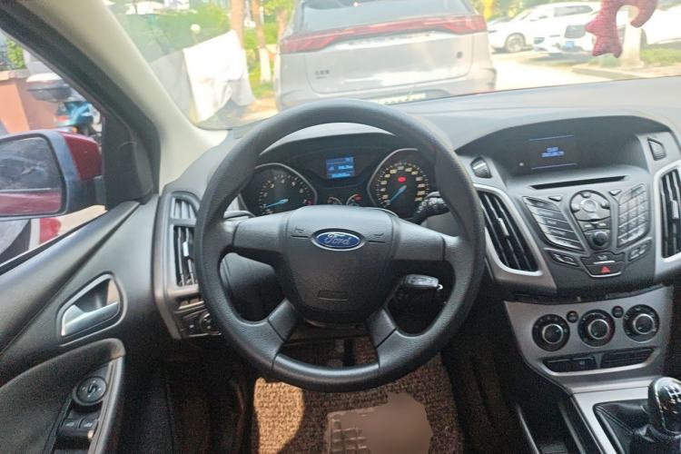 Used Ford Focus 2012 Hatchback 1.6L Manual Comfort Model Steering Wheel