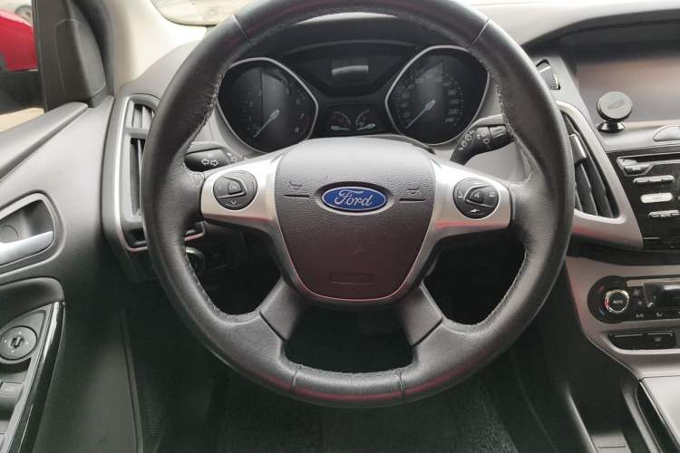 Used Ford Focus 2012 Hatchback 1.6L Automatic Fashion Edition Steering Wheel