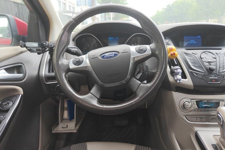 Used Ford Focus 2012 Hatchback 1.6L Automatic Fashion Edition Steering Wheel