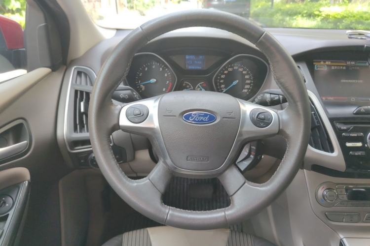Used Ford Focus 2012 Hatchback 1.6L Automatic Fashion Edition Steering Wheel