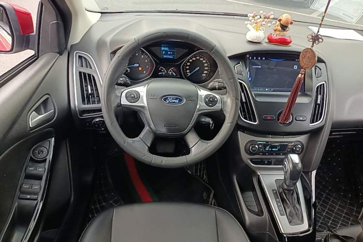 Used Ford Focus 2012 Hatchback 1.6L Automatic Fashion Edition Steering Wheel