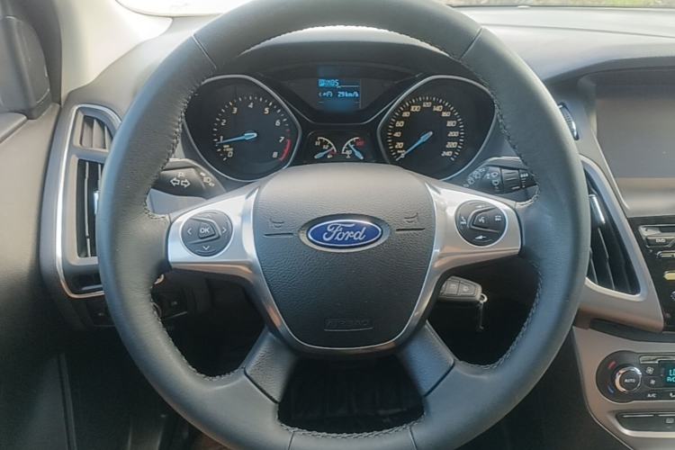 Used Ford Focus 2012 Hatchback 1.6L Automatic Fashion Edition Steering Wheel