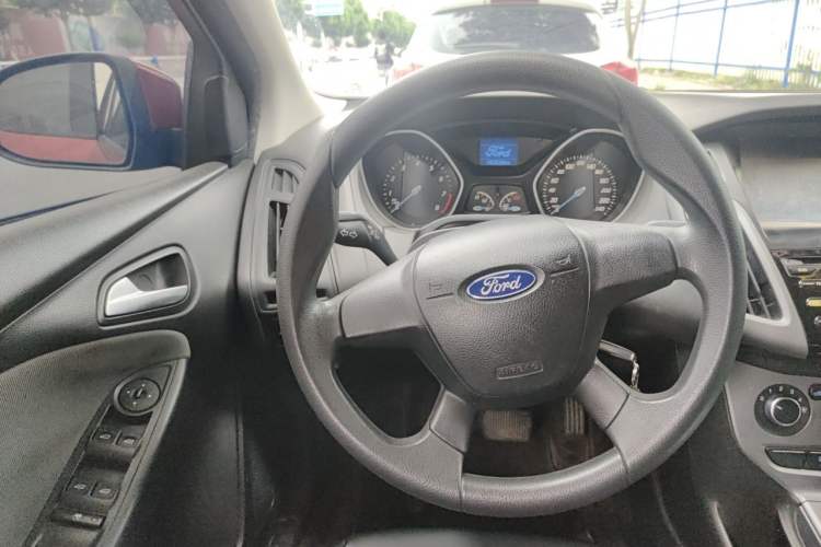 Used Ford Focus 2012 Hatchback 1.6L Automatic Comfort Model Steering Wheel