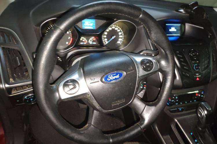 Used Ford Focus 2012 Hatchback 1.6L Automatic Fashion Edition Steering Wheel