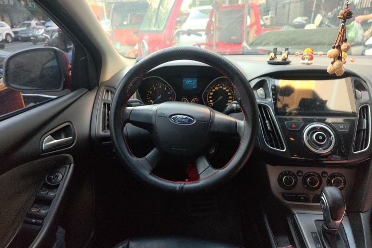 Used Ford Focus 2012 Hatchback 1.6L Automatic Comfort Model Steering Wheel