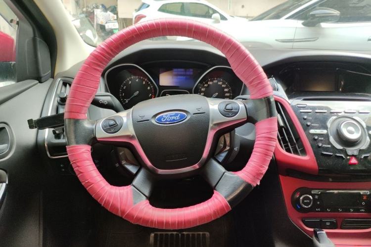 Used Ford Focus 2012 Hatchback 2.0L Manual Luxury Sport Model Steering Wheel