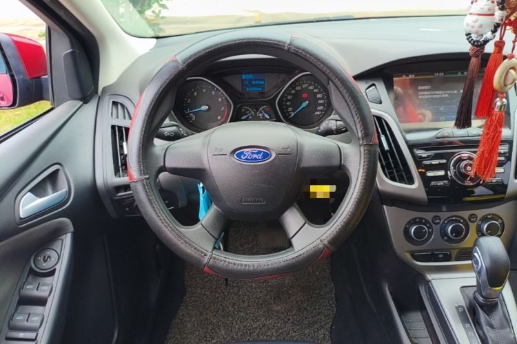 Used Ford Focus 2012 Hatchback 1.6L Automatic Comfort Model Steering Wheel