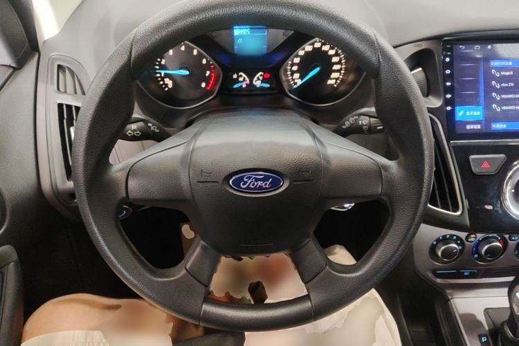Used Ford Focus 2012 Hatchback 1.6L Automatic Comfort Model Steering Wheel
